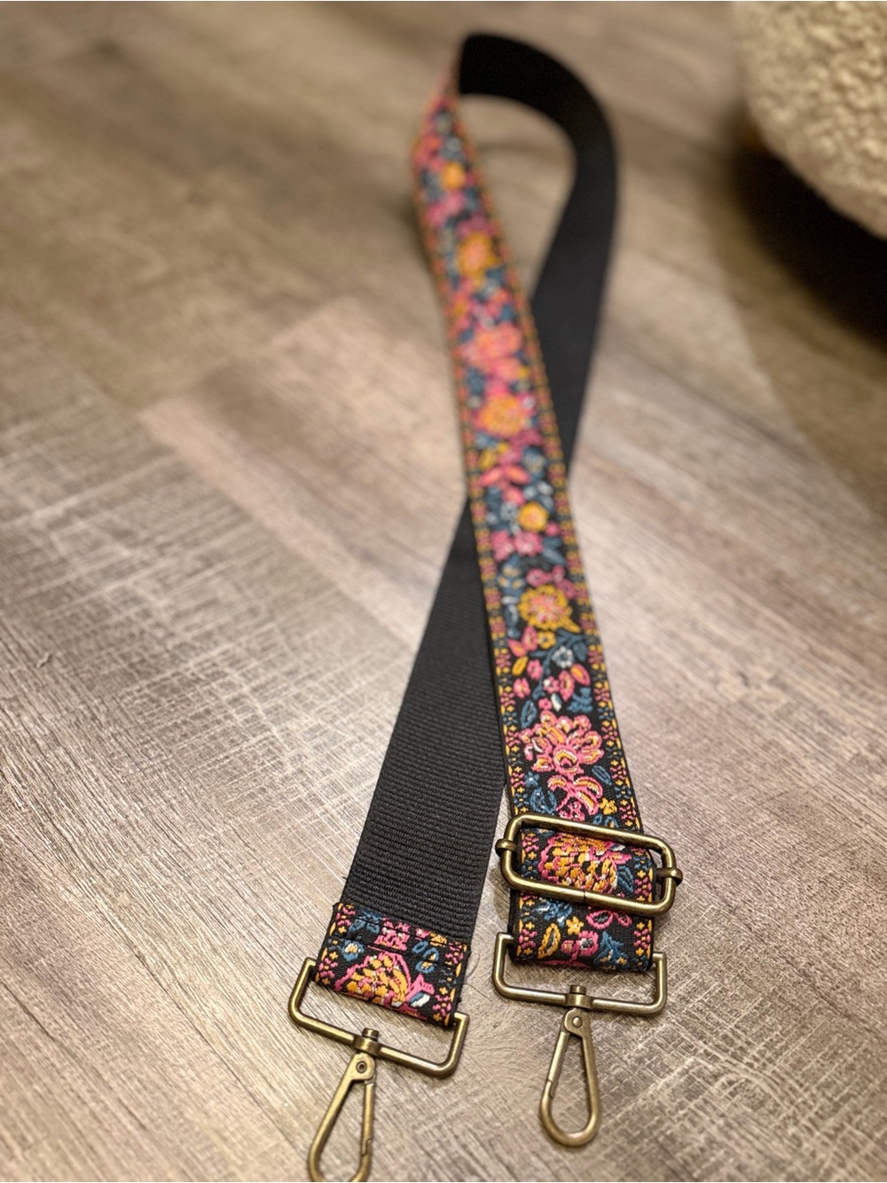 ✨ Boho Chic Embroidered Crossbody Bag Strap - NWOT ✨